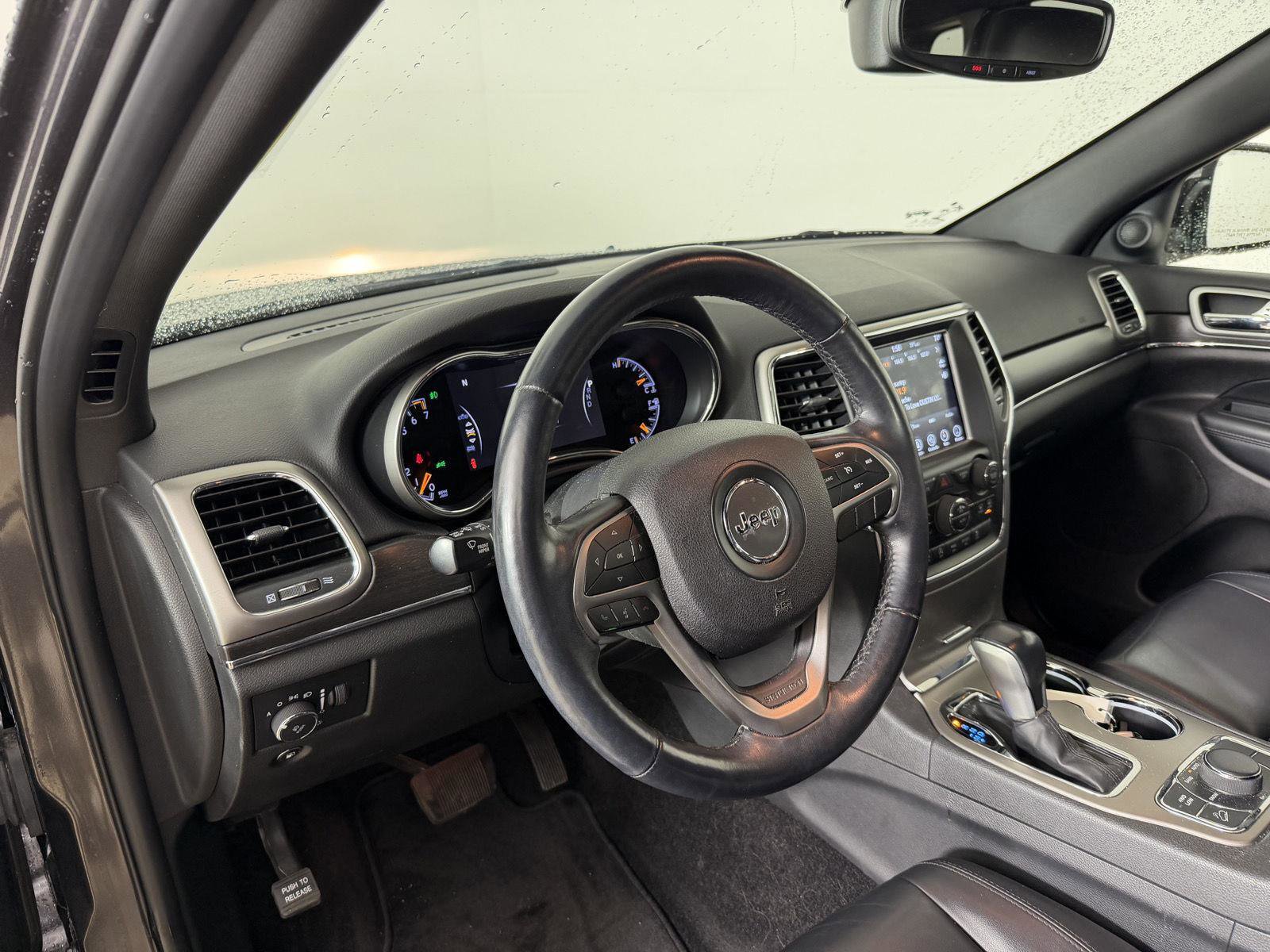 Used 2018 Jeep Grand Cherokee Limited w/ Trailer Tow Group IV AWD/4WD image 17