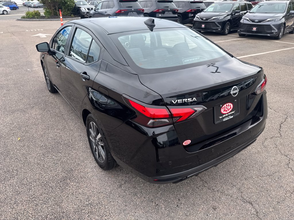 Used 2025 Nissan Versa SV FWD image 5
