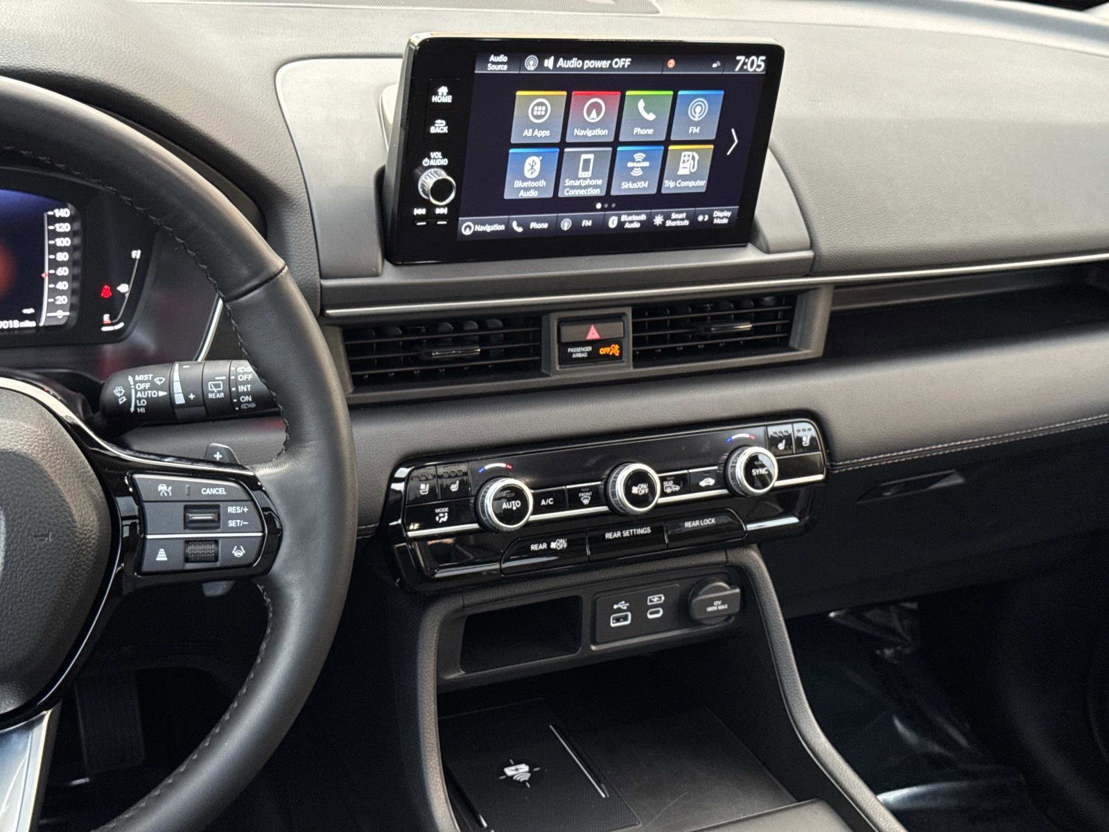 Used 2024 Honda Pilot Elite image 3