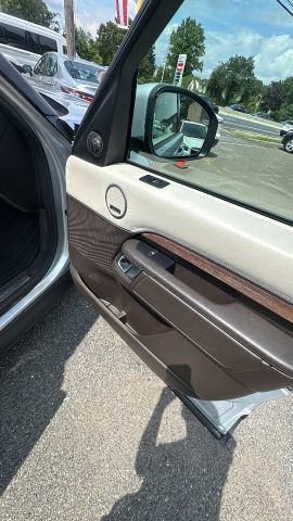 Used 2018 Land Rover Discovery HSE Luxury AWD/4WD image 30