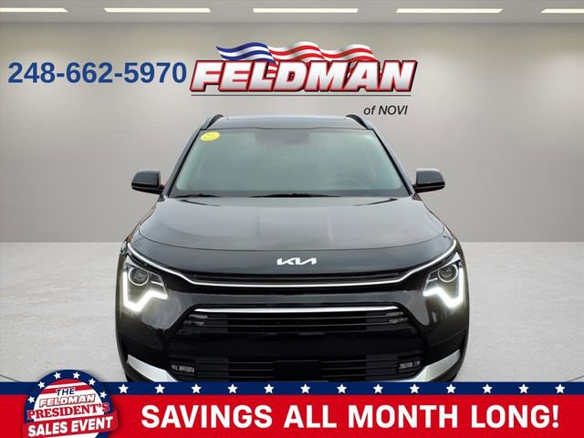 Used 2024 Kia Niro EX Touring image 9