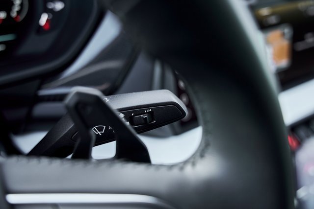 Used 2025 Lamborghini Urus SE image 60