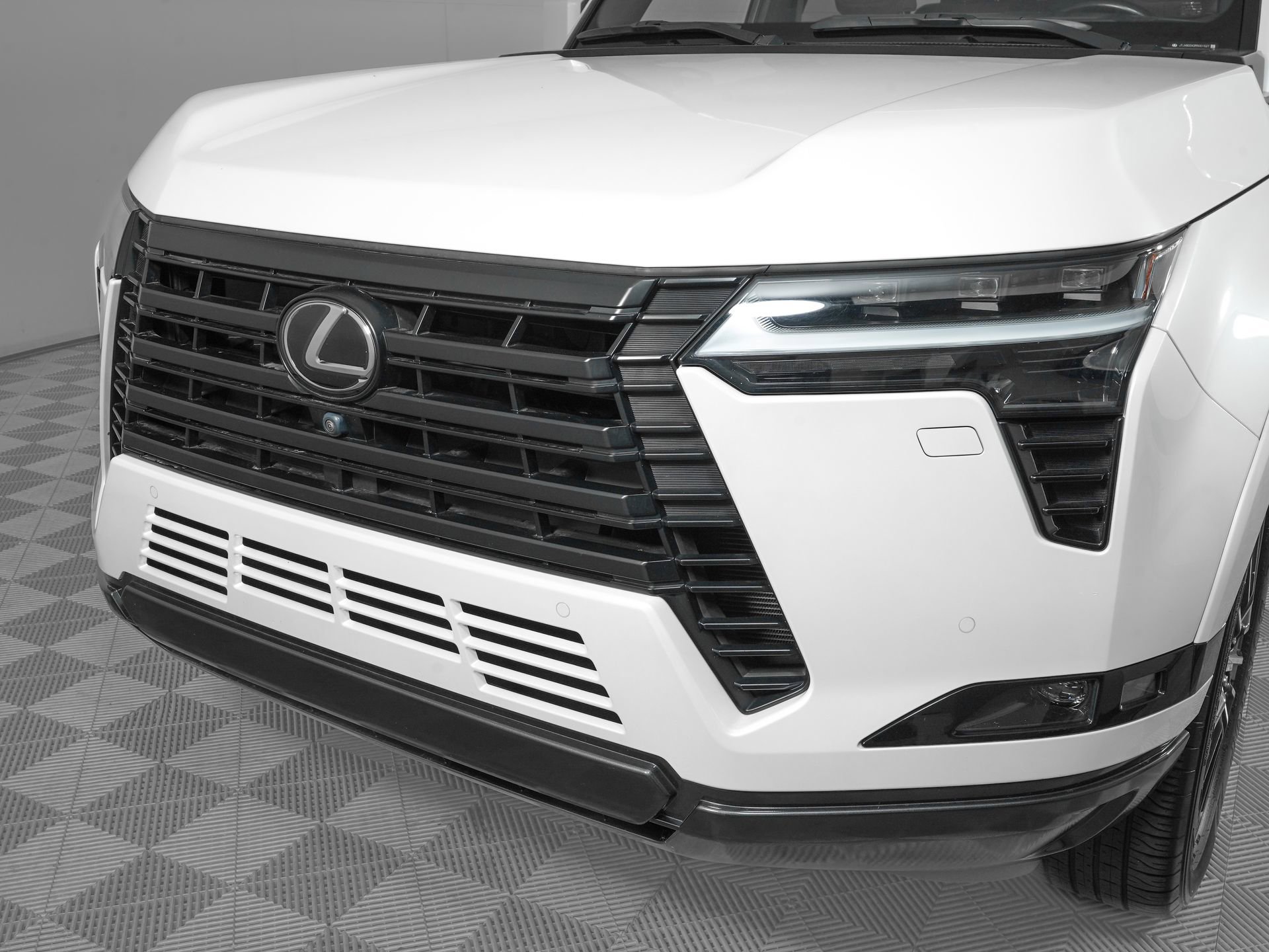 Used 2024 Lexus GX 550 w/ Cold Area Package image 31