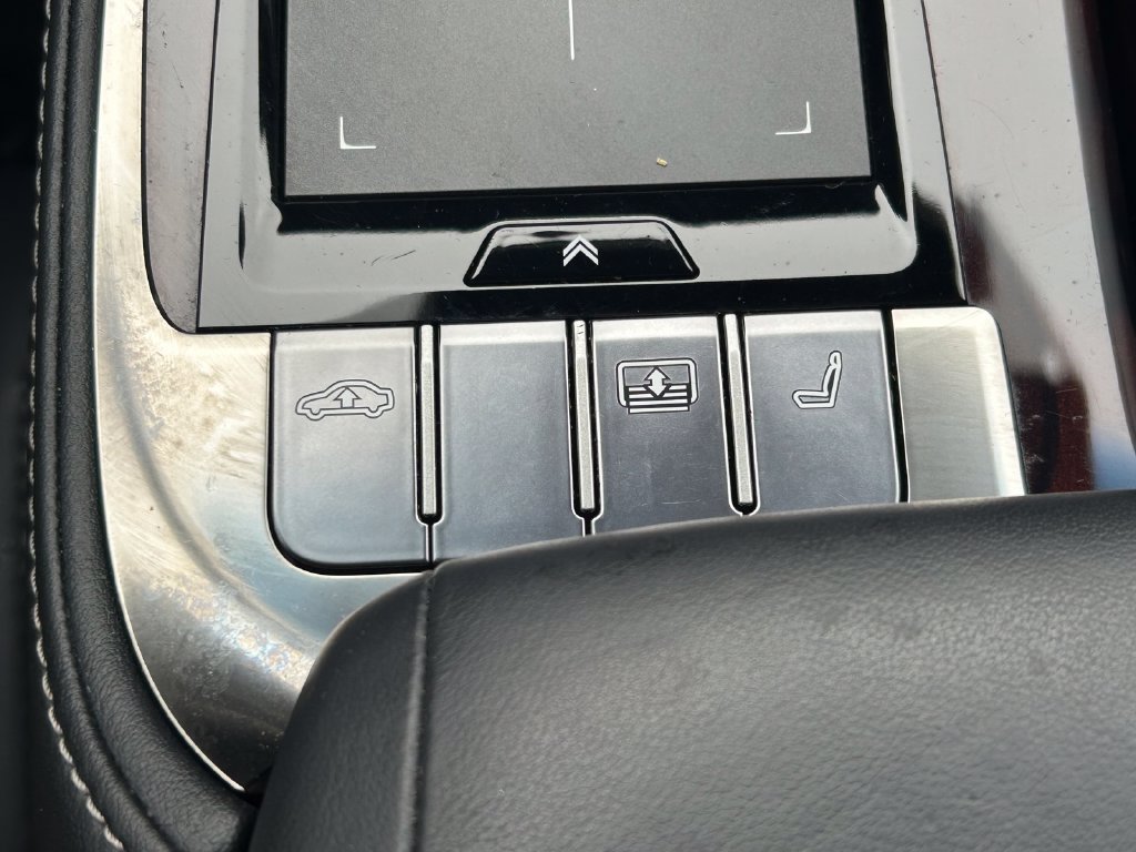 Used 2020 Lexus LS 500 w/ Interior Upgrade Package RWD image 32