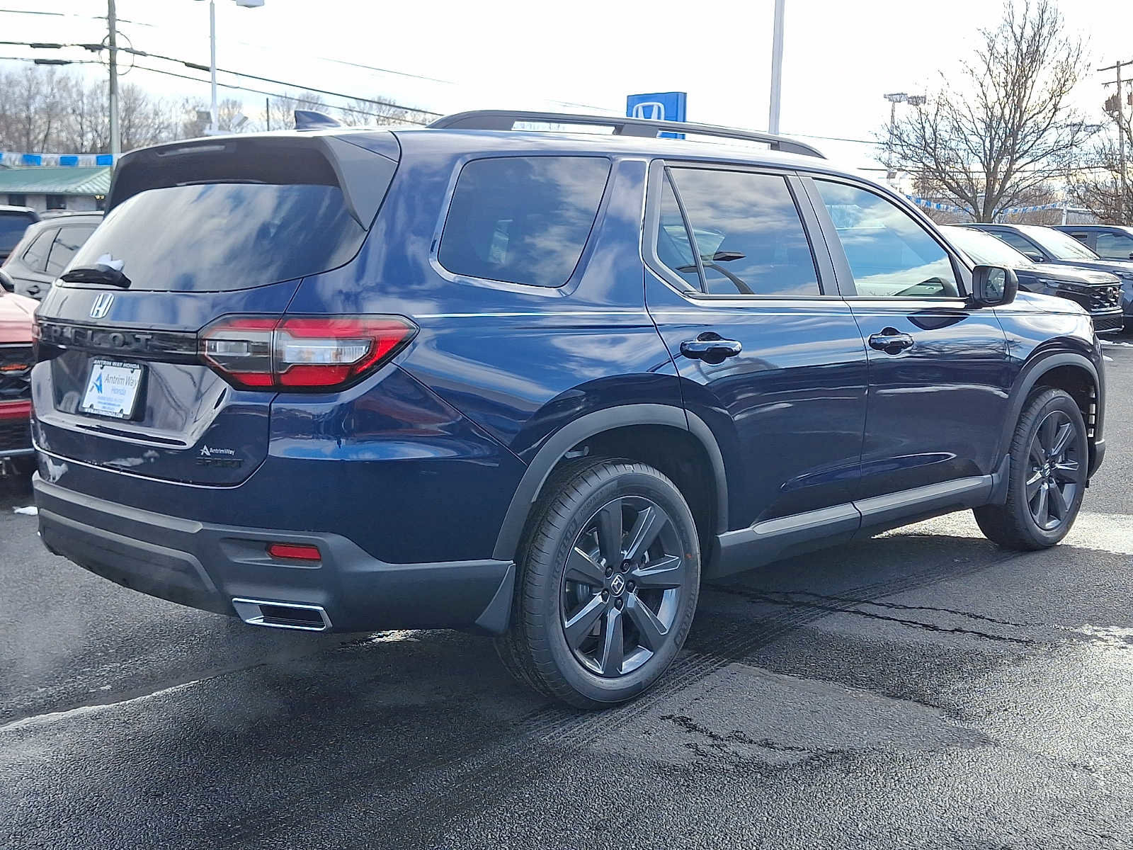 New 2025 Honda Pilot Sport image 3