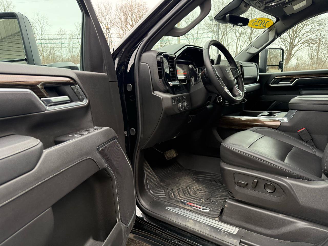 Used 2025 Chevrolet Silverado 2500 LT w/ Trail Boss Package image 15