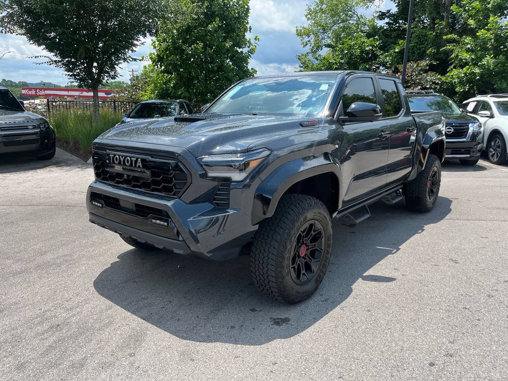 Used 2025 Toyota Tacoma TRD Pro AWD/4WD image 3