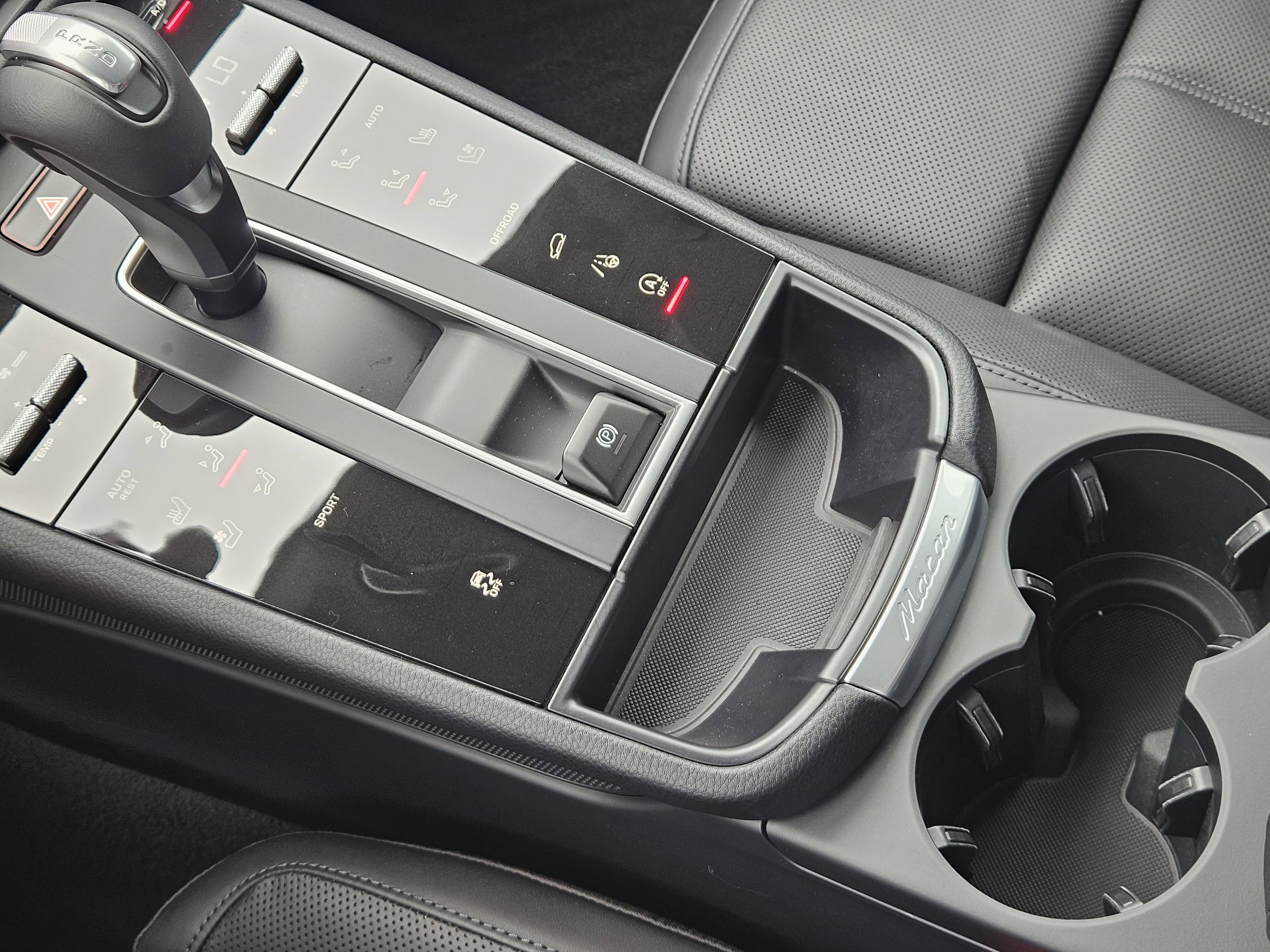 Certified 2025 Porsche Macan image 20