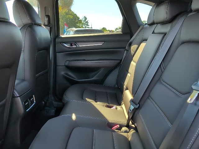 New 2025 MAZDA CX-5 Signature image 17