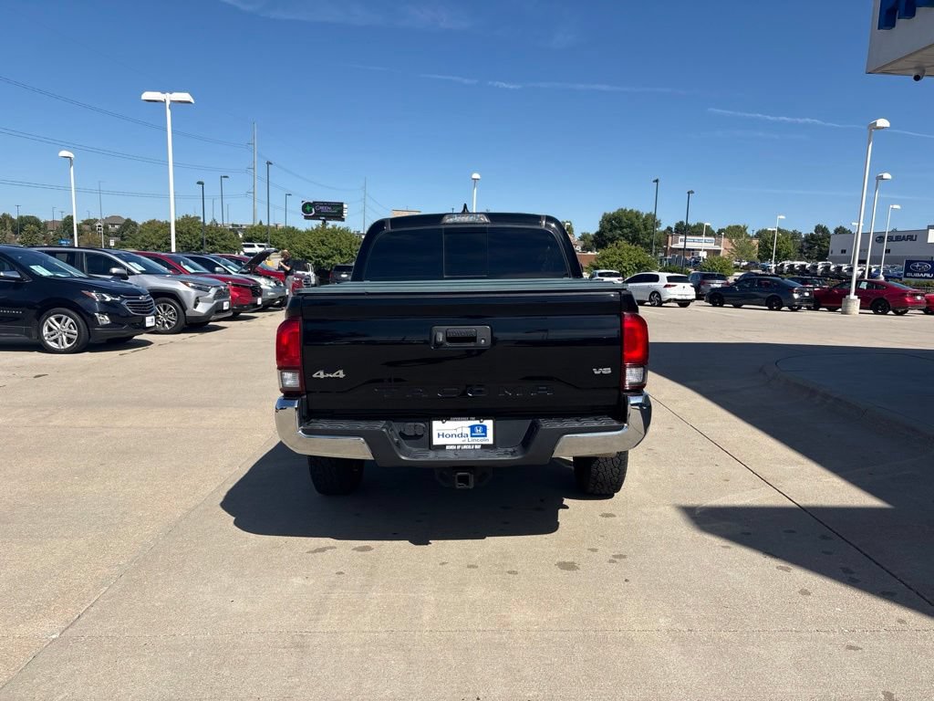 Used 2018 Toyota Tacoma SR5 AWD/4WD image 6
