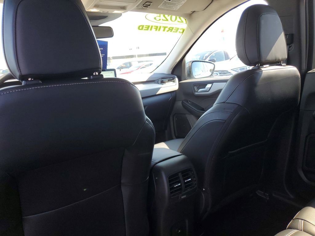 Certified 2025 Ford Escape Platinum image 33