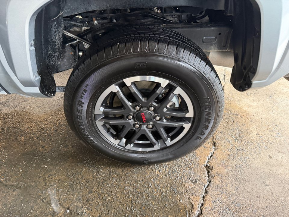 Used 2025 Toyota Tacoma TRD Sport w/ TRD Sport Upgrade Package AWD/4WD image 26