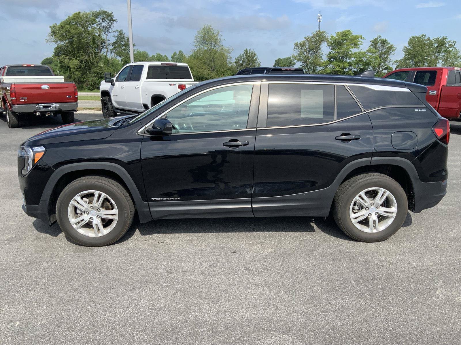 Used 2023 GMC Terrain SLE AWD/4WD image 7