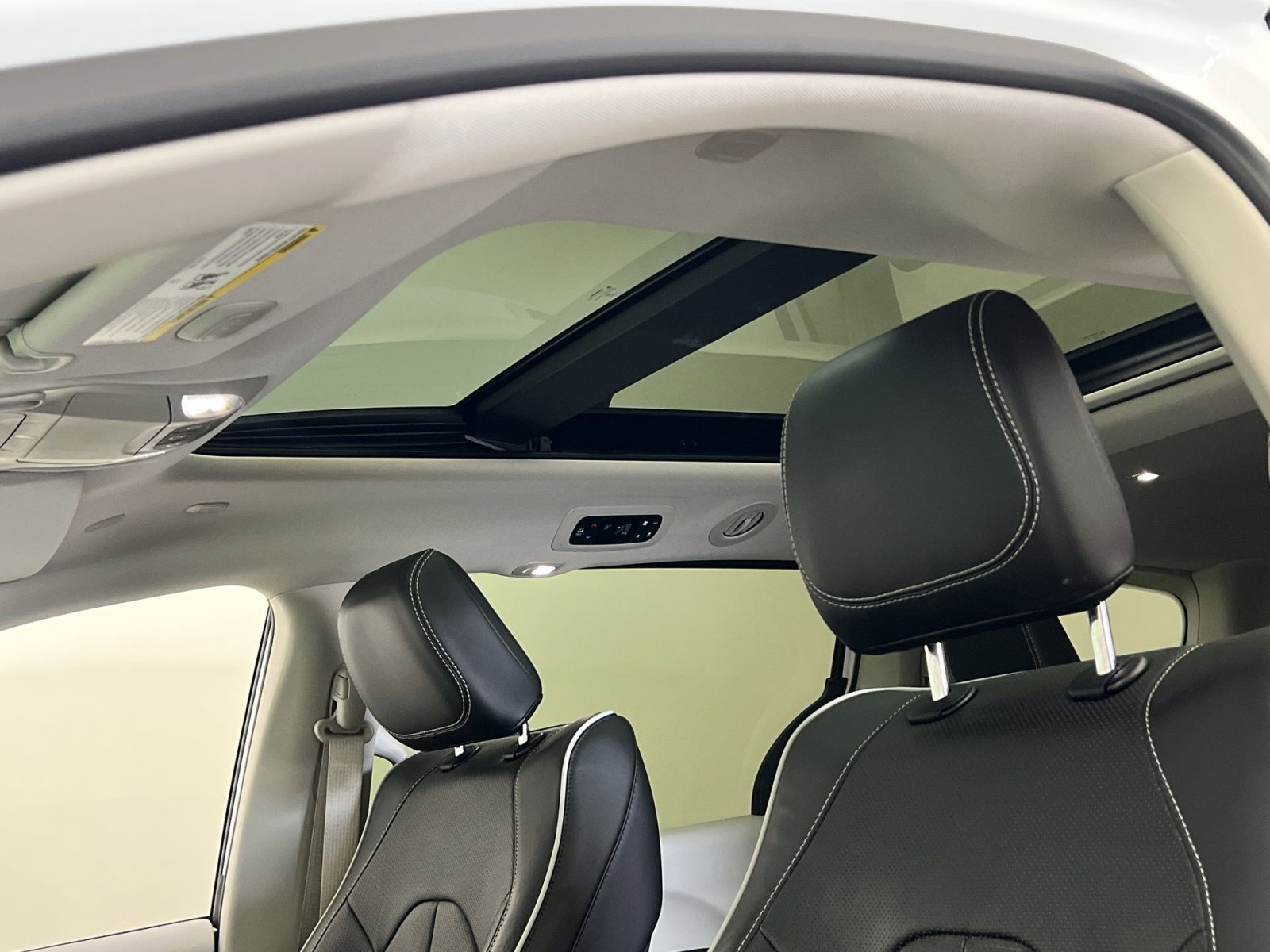 Used 2023 Chrysler Pacifica Limited image 22