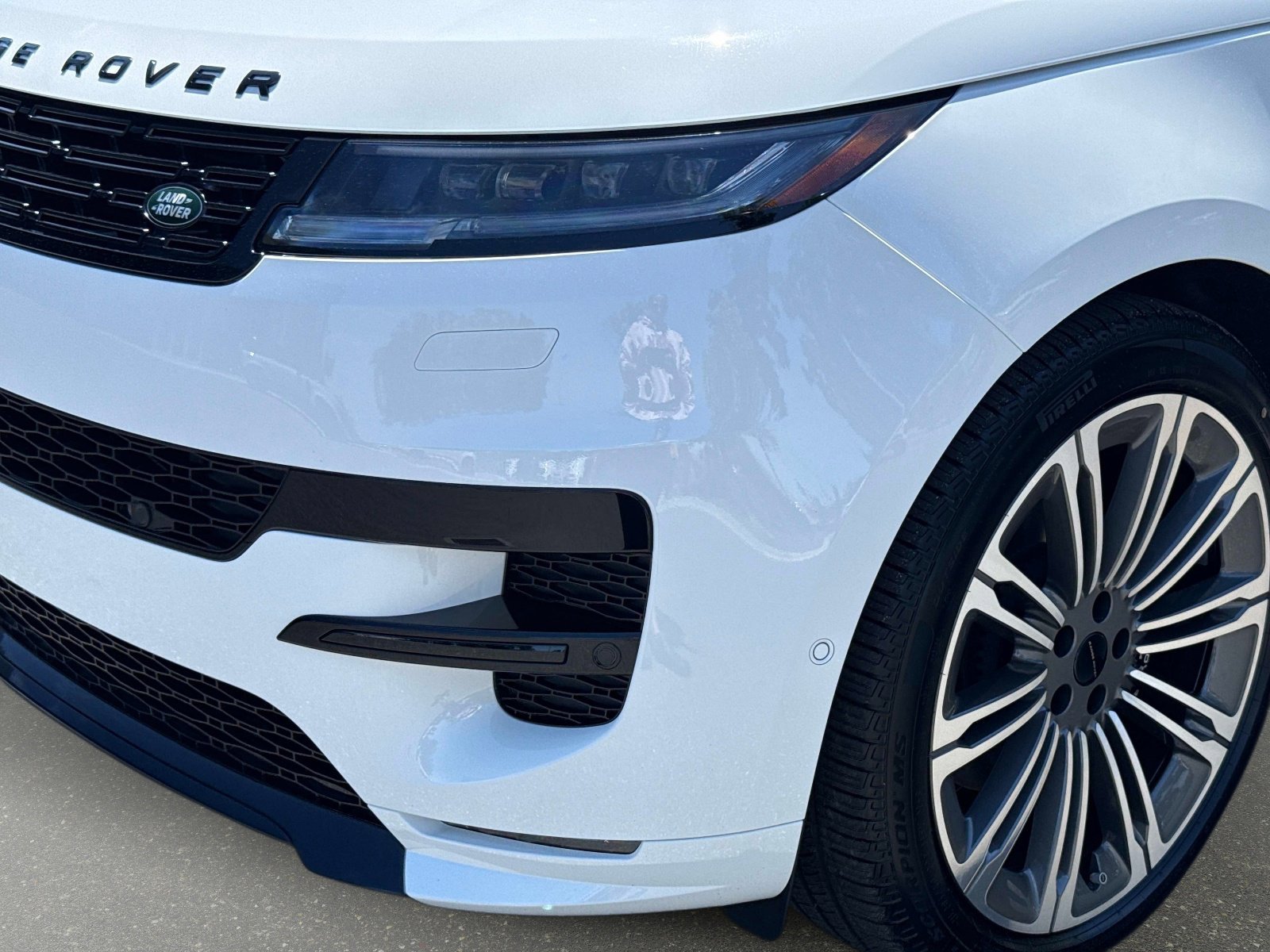 New 2026 Land Rover Range Rover Sport Dynamic SE AWD/4WD image 9