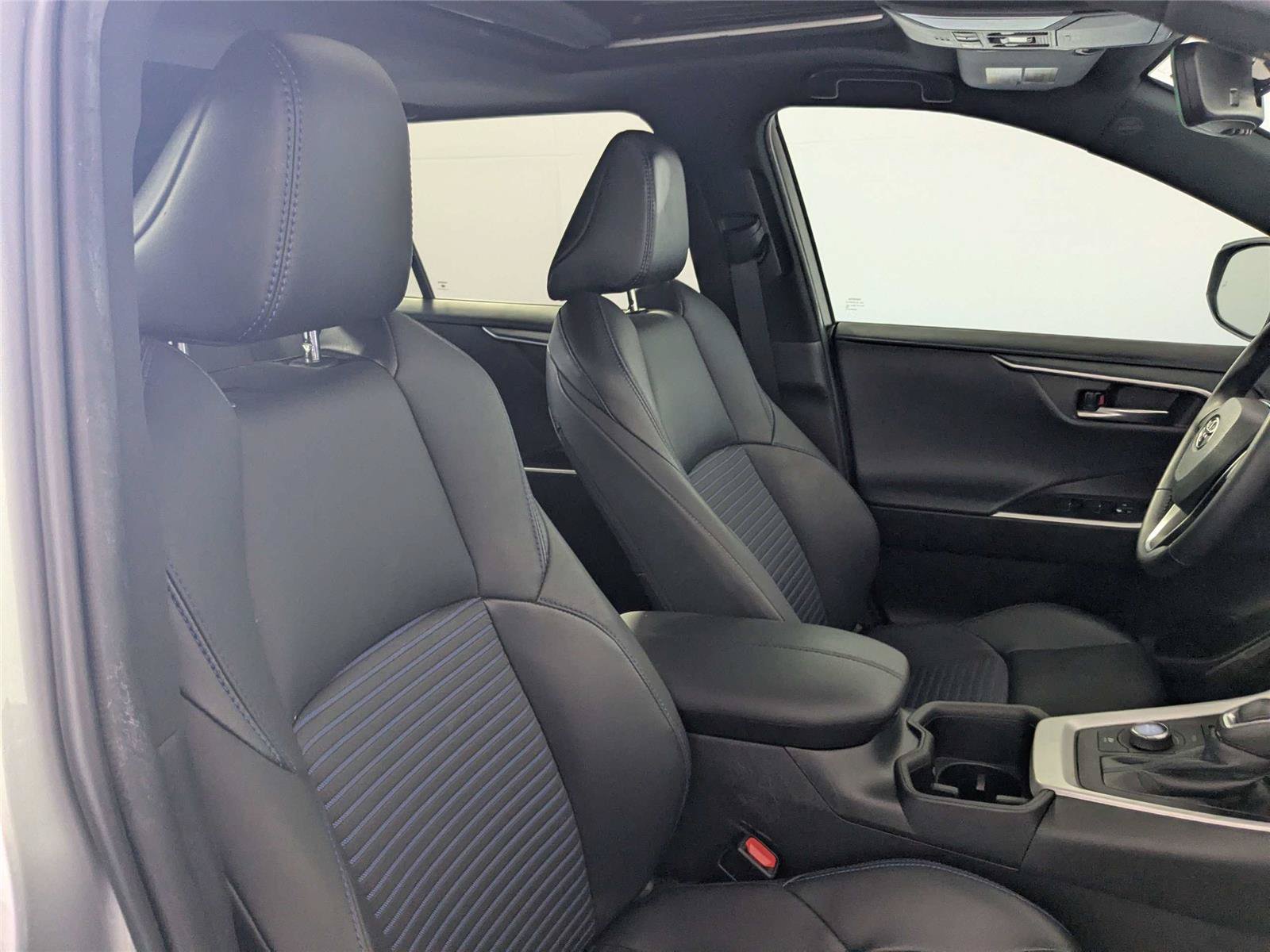 Certified 2022 Toyota RAV4 XSE AWD/4WD image 35