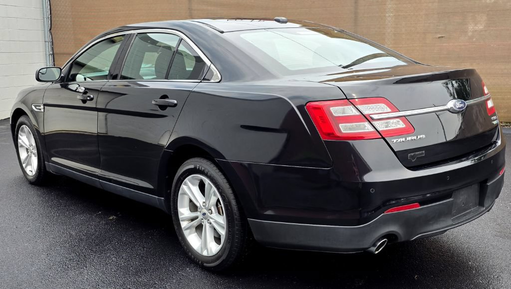 Used 2019 Ford Taurus SEL w/ Equipment Group 201A AWD/4WD image 5
