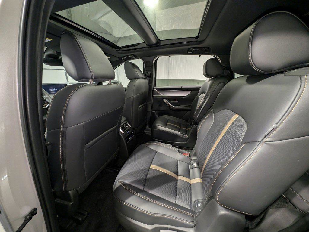New 2024 MAZDA CX-90 Plug-In Hybrid w/ Premium Plus image 13