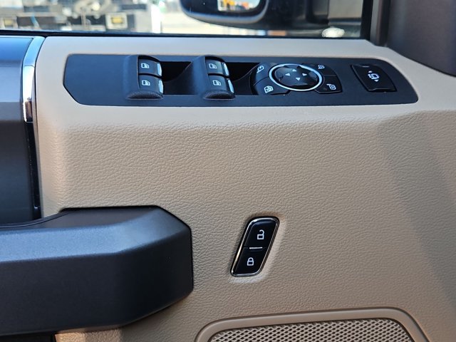 Used 2017 Ford F250 XLT w/ XLT Premium Package AWD/4WD image 21