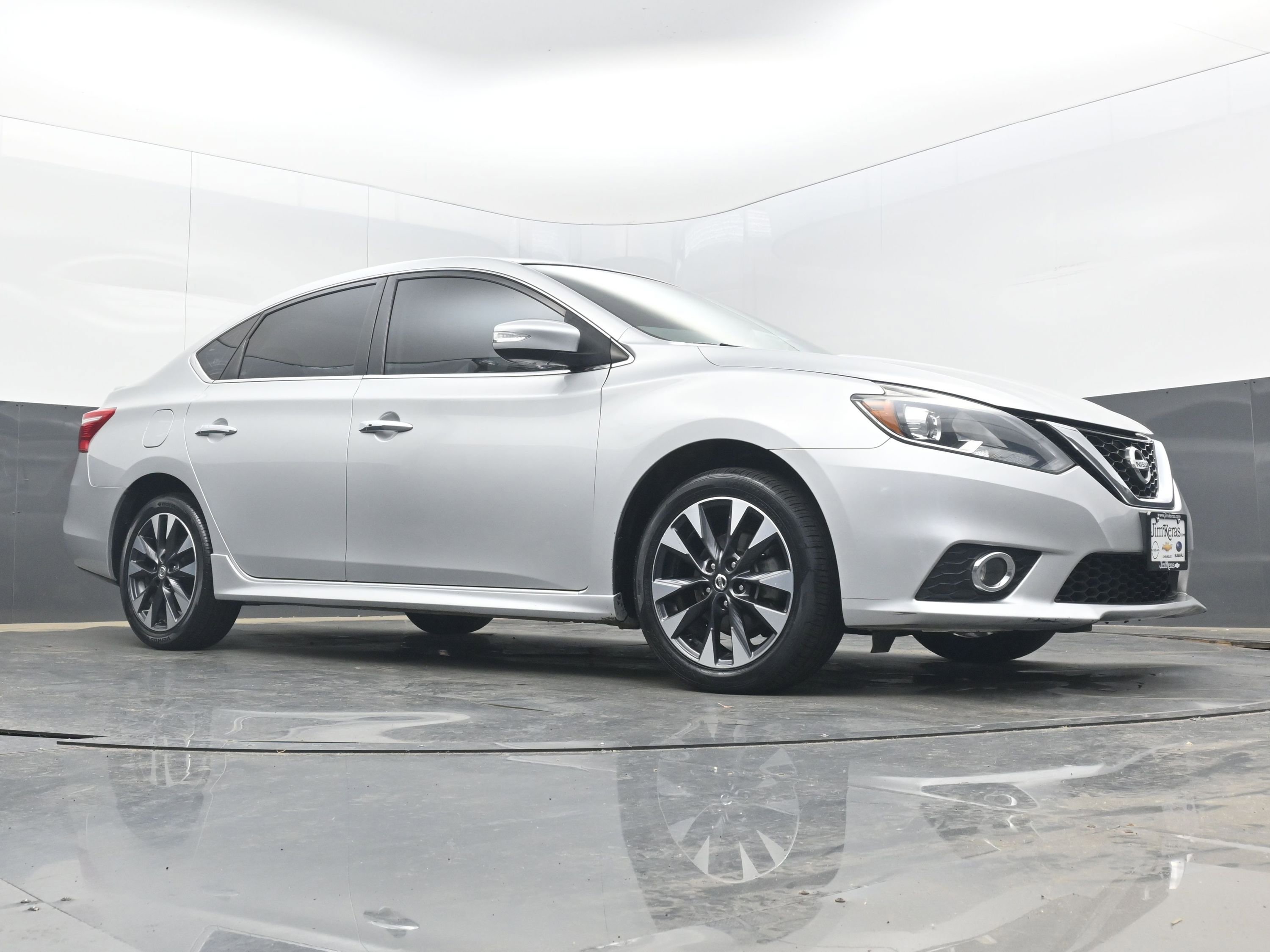 Used 2018 Nissan Sentra SR w/ Technology Package image 23