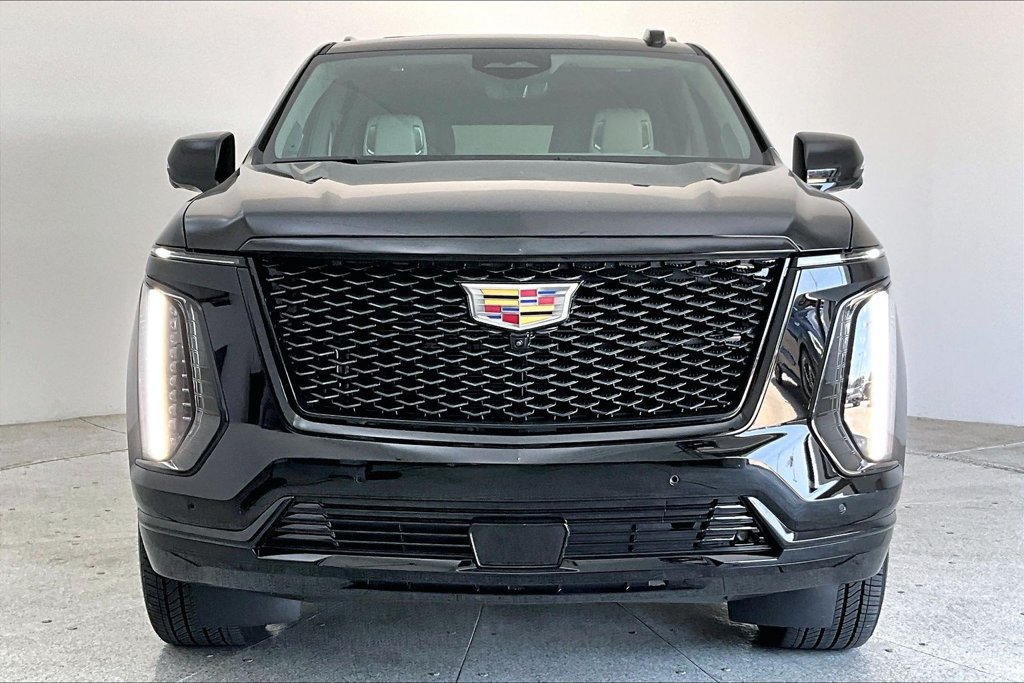 Used 2026 Cadillac Escalade Platinum Sport w/ LPO, Floor Liner Package AWD/4WD image 3