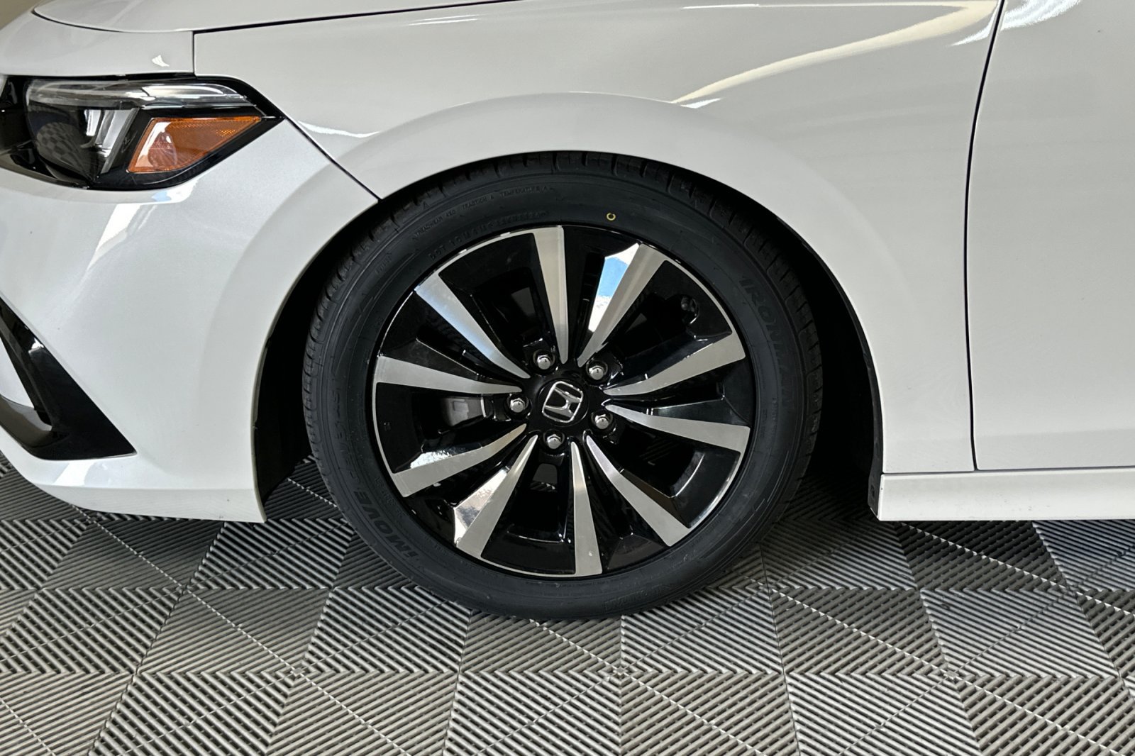 Used 2023 Honda Civic EX image 40