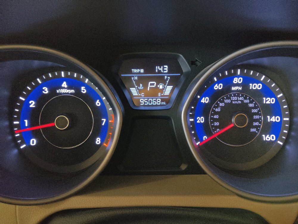 Used 2015 Hyundai Elantra SE FWD image 23