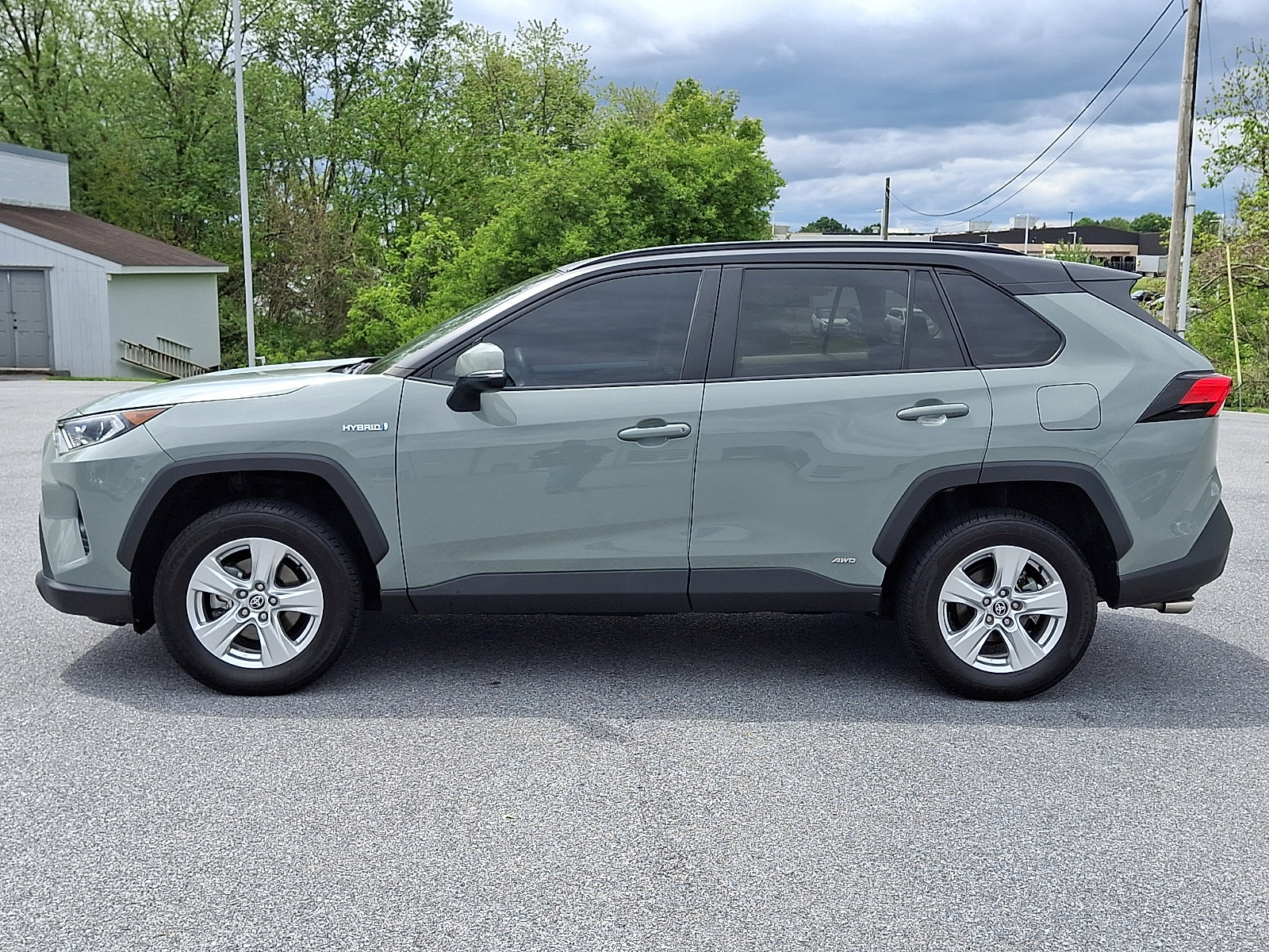 Certified 2021 Toyota RAV4 XLE w/ Convenience Package AWD/4WD image 4