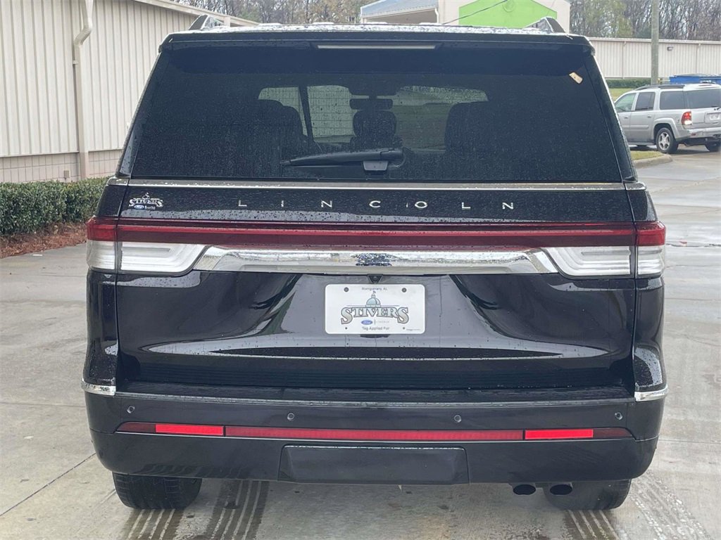 Used 2023 Lincoln Navigator Reserve image 4