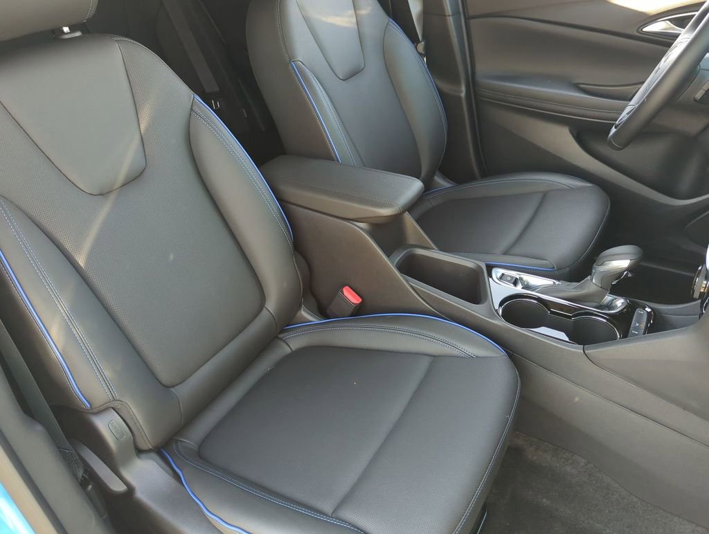 Used 2025 Buick Encore GX Sport Touring w/ Advanced Technology Package image 25