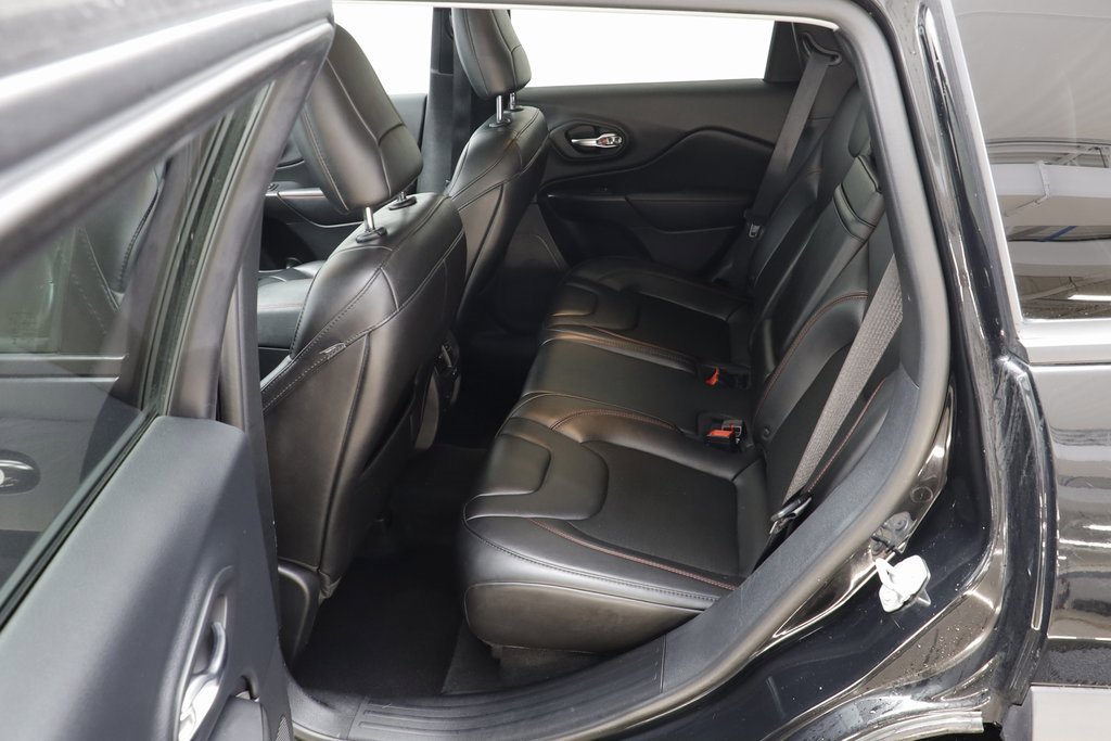 Used 2019 Jeep Cherokee Trailhawk w/ Cold Weather Group image 14