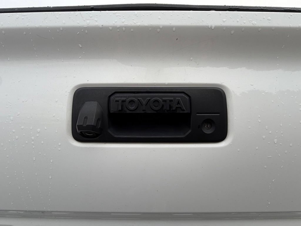 Used 2018 Toyota Tacoma SR5 AWD/4WD image 43