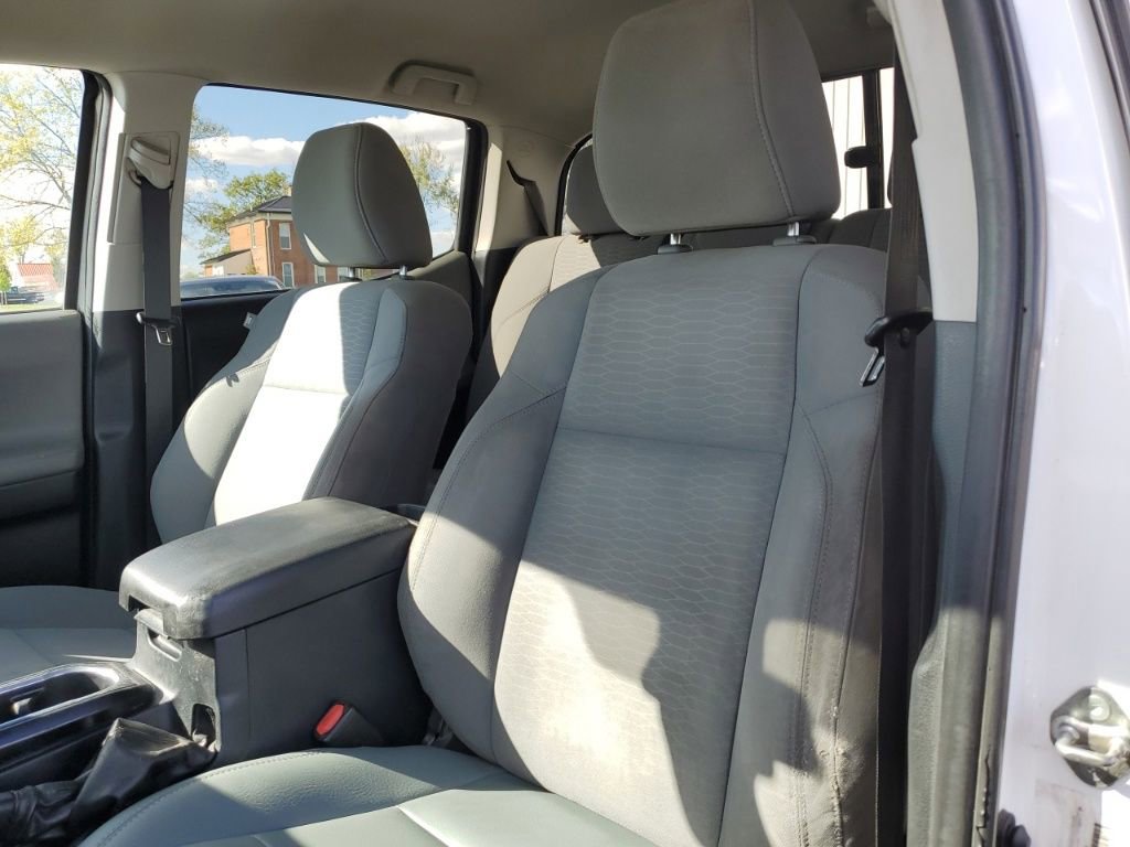 Used 2019 Toyota Tacoma SR image 26