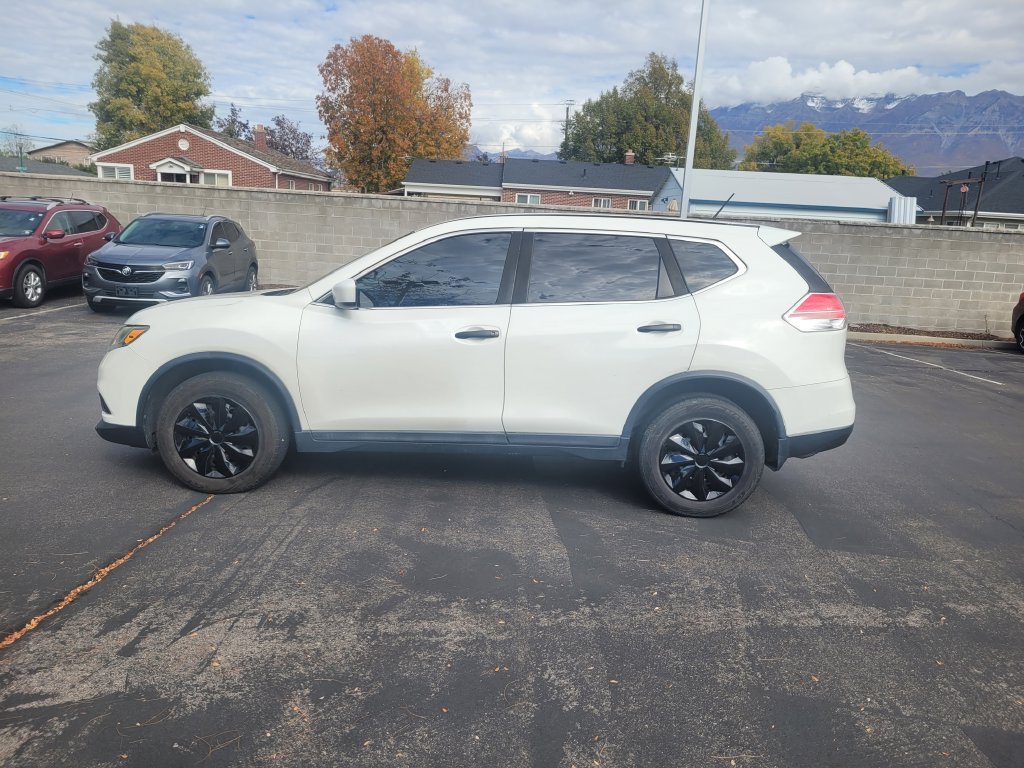 Used 2016 Nissan Rogue S FWD image 19