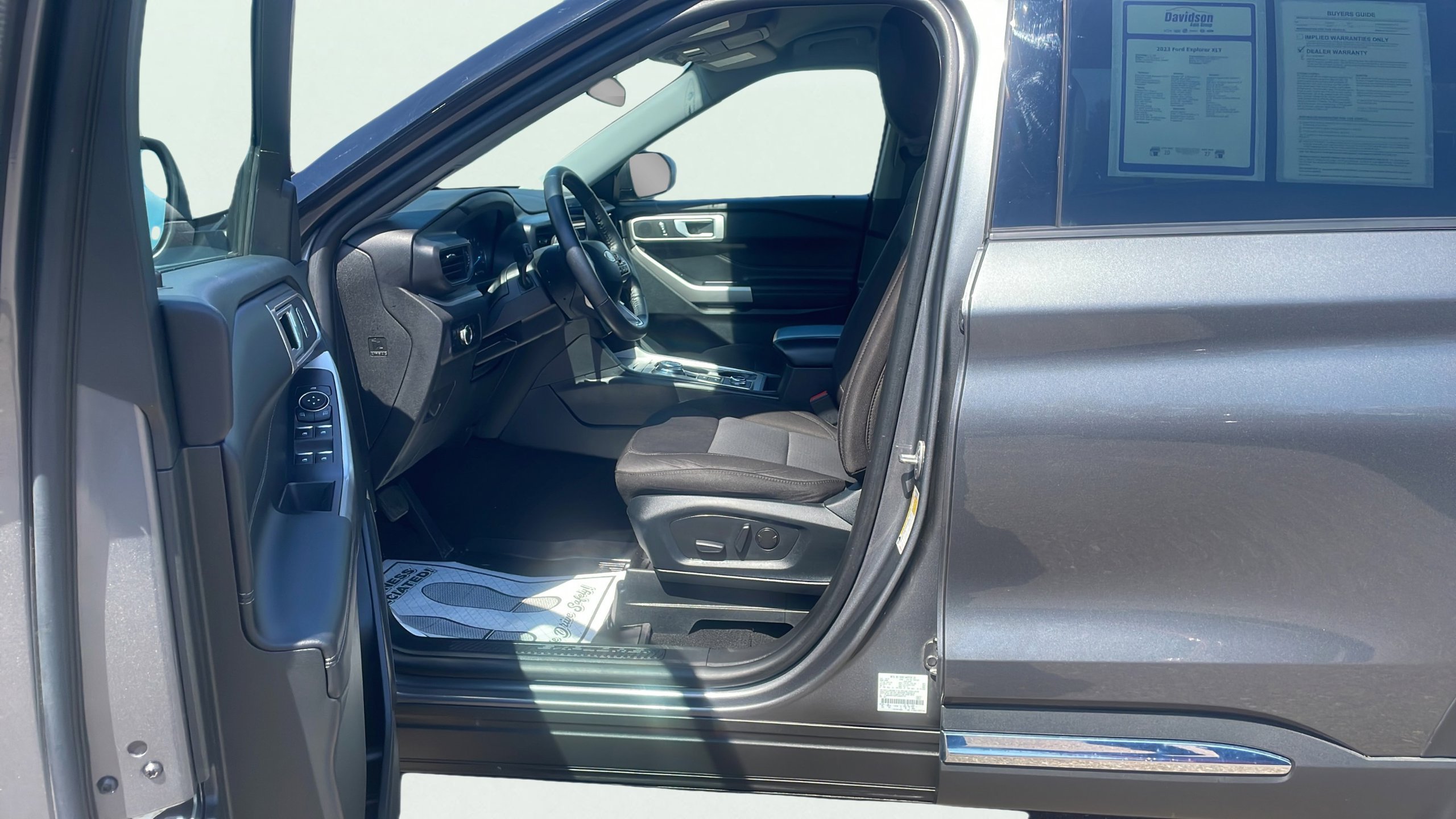 Certified 2023 Ford Explorer XLT AWD/4WD image 11