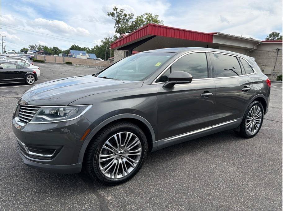 Used 2017 Lincoln MKX Reserve w/ Lincoln MKX Climate Package FWD image 3
