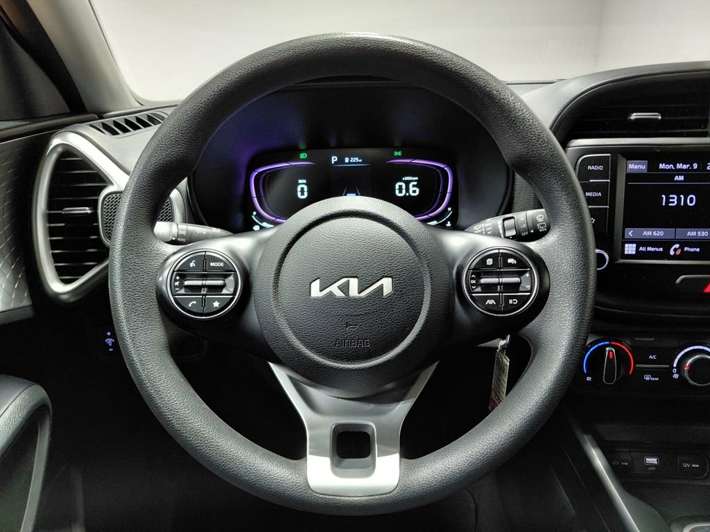Used 2023 Kia Soul LX w/ LX Technology Package FWD image 19