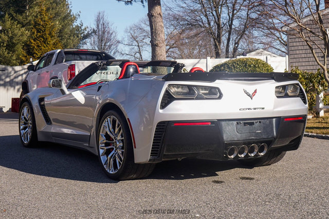 Used 2015 Chevrolet Corvette Z06 w/ 3LZ Preferred Equipment Group RWD image 6