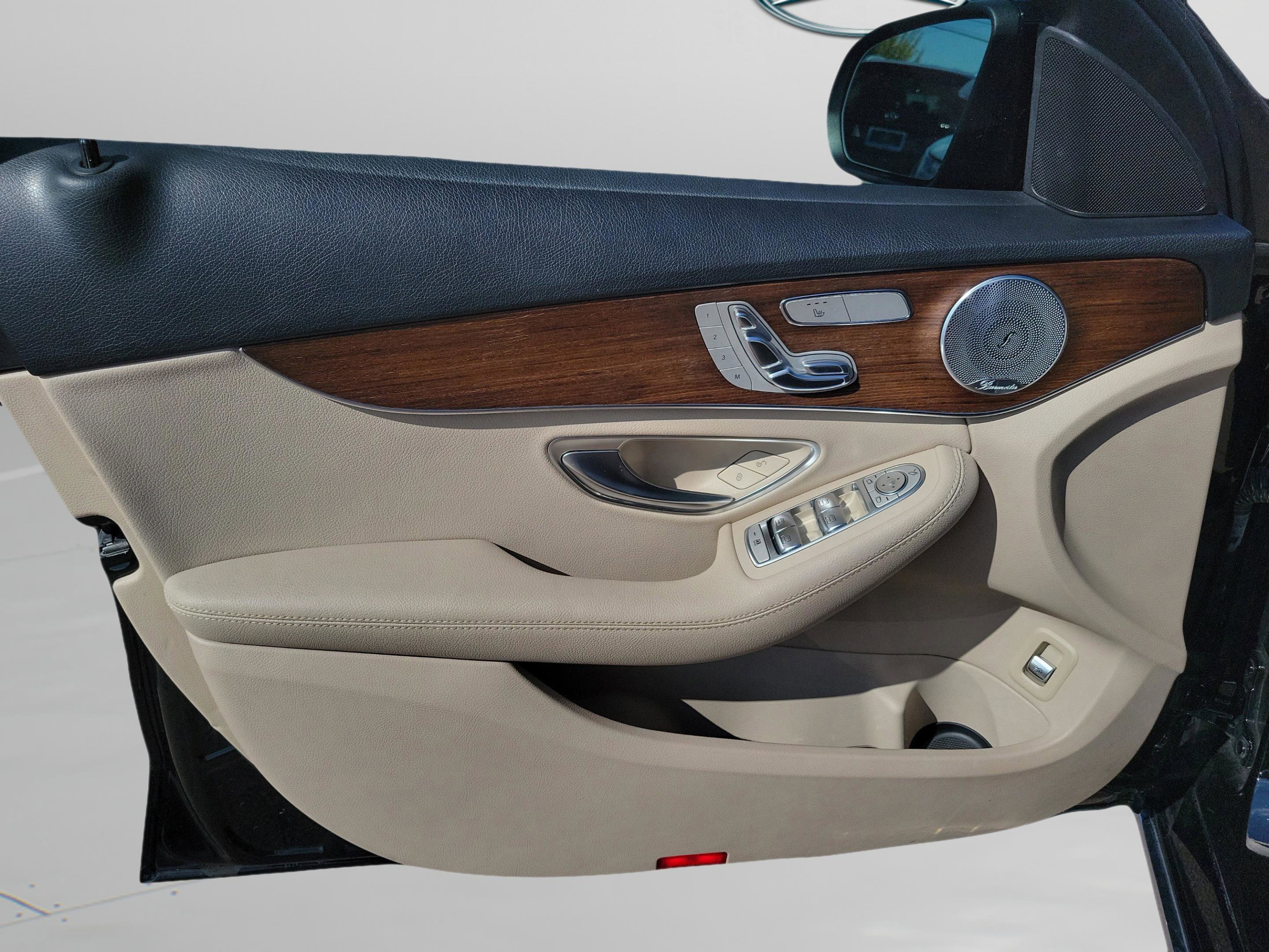 Used 2021 Mercedes-Benz C 300 Sedan image 26