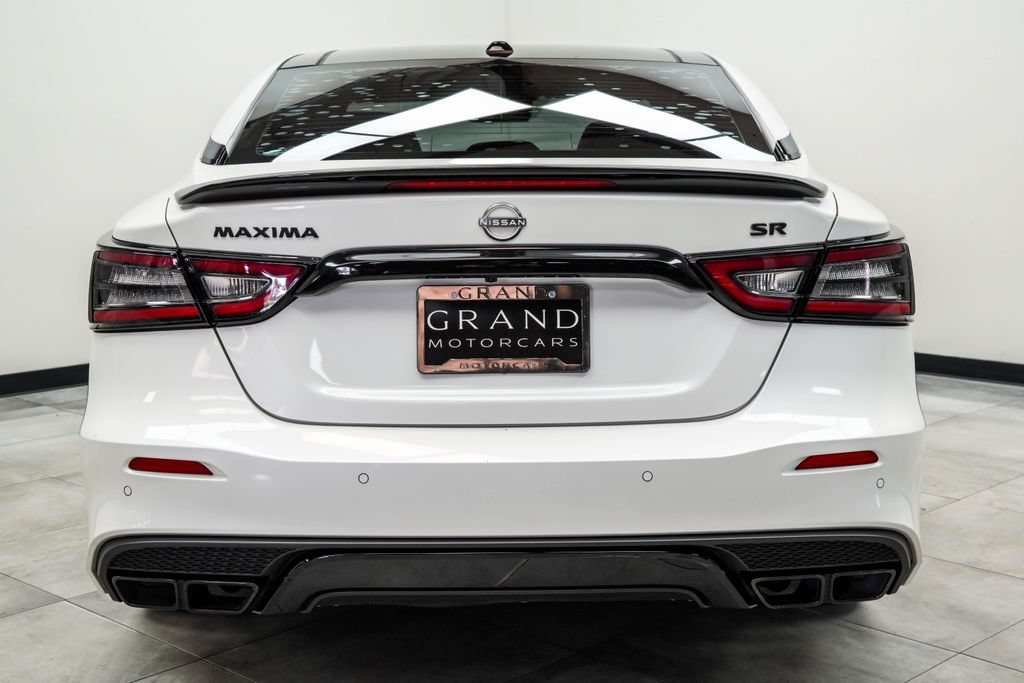 Used 2023 Nissan Maxima SR w/ Sport Mat Group FWD image 9