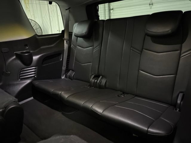 Used 2019 Cadillac Escalade Premium Luxury AWD/4WD image 17