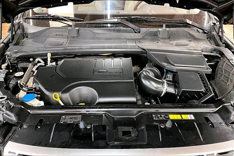 Used 2018 Land Rover Discovery Sport HSE image 9