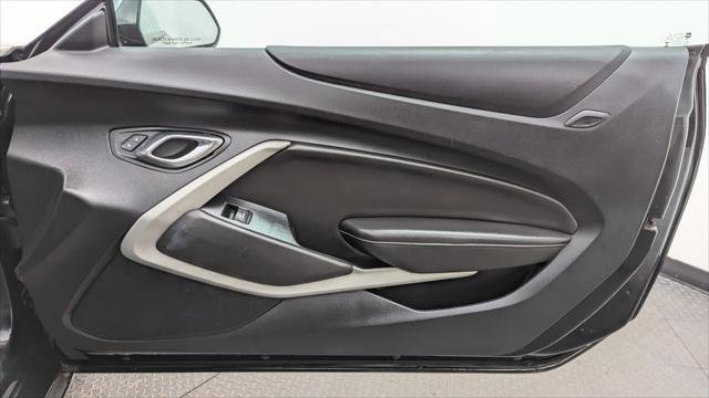 Used 2020 Chevrolet Camaro LT image 21