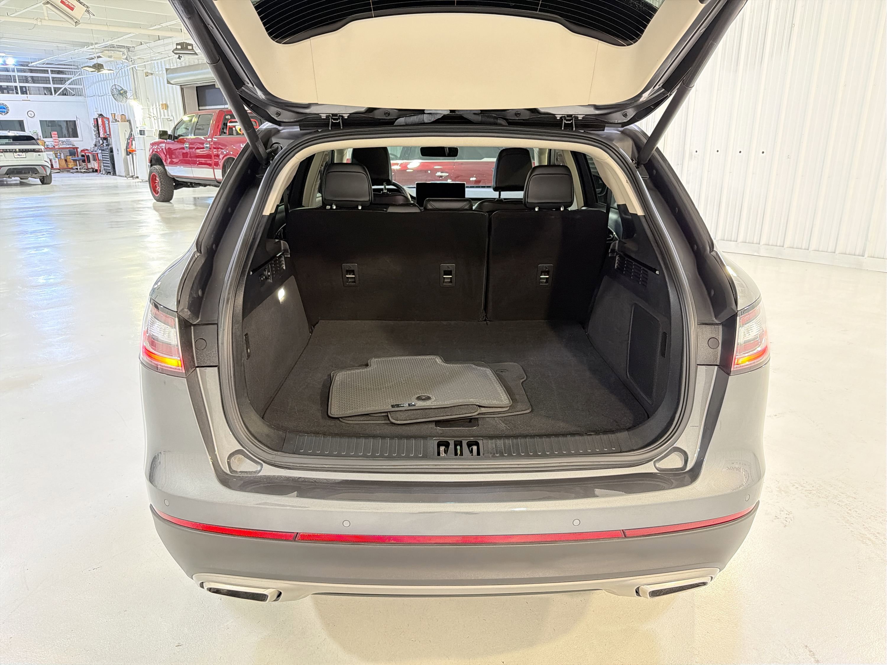 Used 2023 Lincoln Nautilus AWD w/ Premium Package image 27