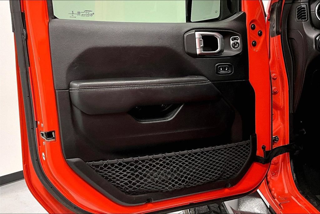 Used 2020 Jeep Wrangler Unlimited Sahara w/ Uconnect 4C Nav & Sound Group AWD/4WD image 22