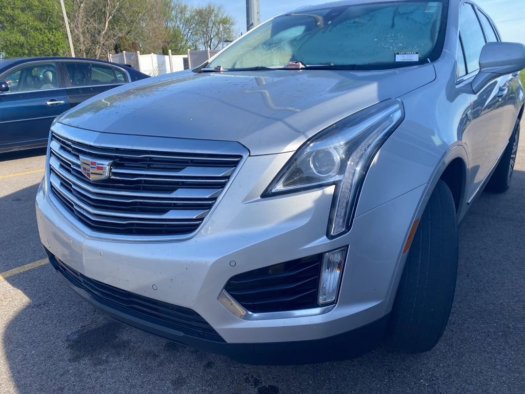 Used 2018 Cadillac XT5 Luxury w/ Driver Awareness Package AWD/4WD image 17