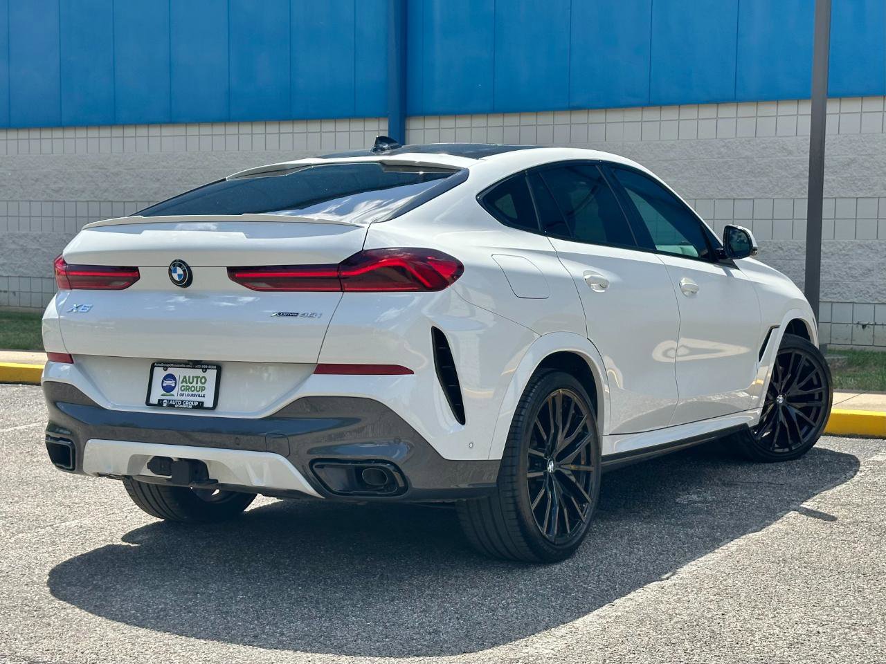 Used 2022 BMW X6 xDrive40i w/ Executive Package AWD/4WD image 5