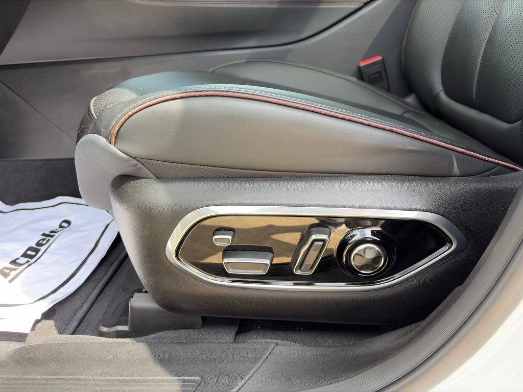 Used 2024 Jeep Wagoneer Launch Edition AWD/4WD image 14