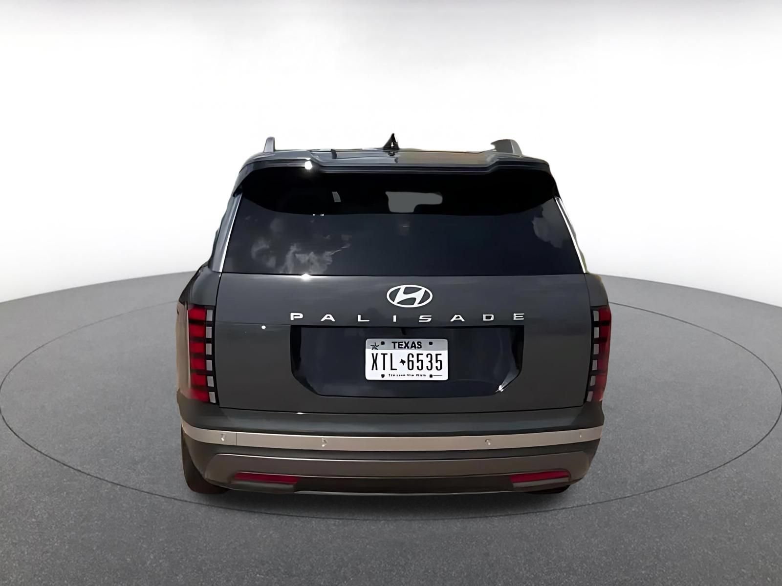 Used 2026 Hyundai Palisade SEL FWD image 12