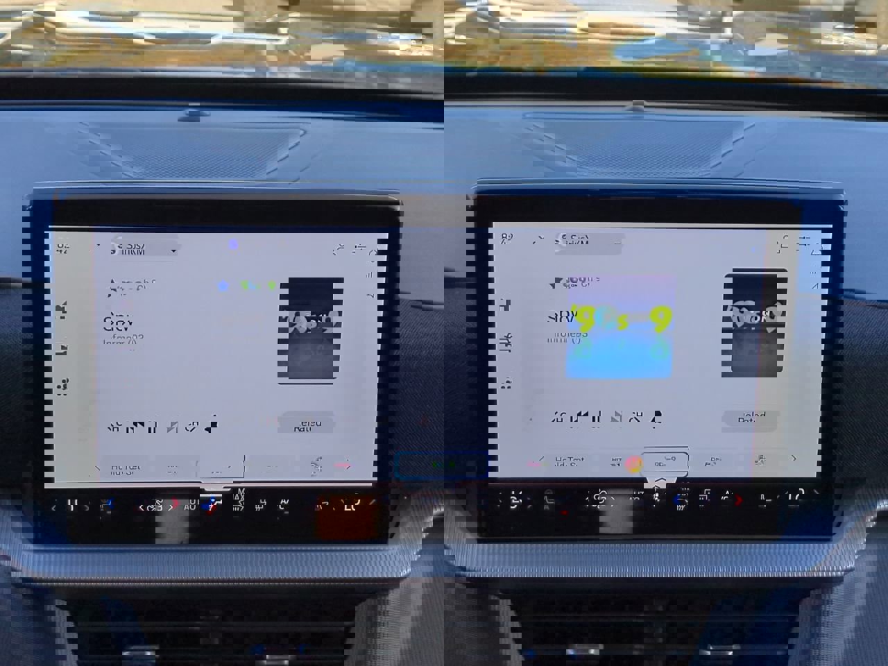 Used 2025 Ford Explorer ST image 18